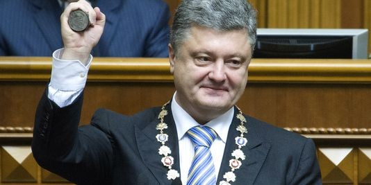 Ecrasante victoire du bloc de Porochenko aux législatives en Ukraine - ảnh 1