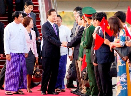 Nguyen Tan Dung au 25ème sommet de l’ASEAN  - ảnh 1