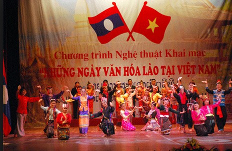 Ouverture de la semaine culturelle laotienne au Vietnam - ảnh 1