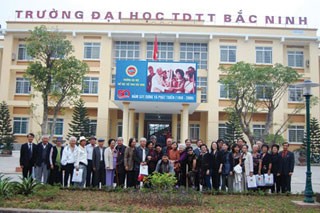 55ème anniversaire de l’Ecole d’éducation physique et de sport de Bac Ninh - ảnh 1