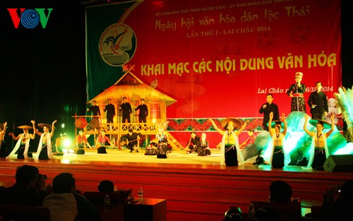 Activités de la première fête culturelle de l’ethnie Thaï - ảnh 1