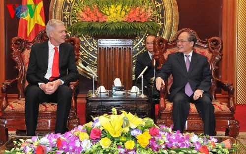 Nguyen Sinh Hung reçoit l’ambassadeur danois  au Vietnam  - ảnh 1