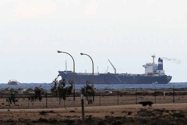Libye : Un raid aérien fait deux morts sur un pétrolier grec - ảnh 1