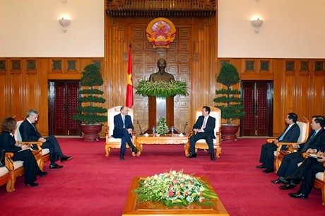 Nguyen Tan Dung reçoit l’ancien PM italien et une délégation sud-coréenne - ảnh 1