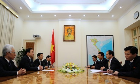 Echange politique Vietnam-RPDC - ảnh 1