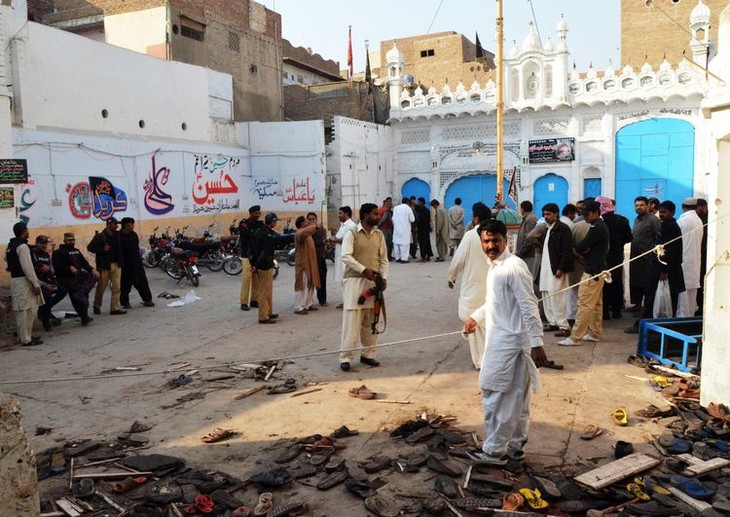 Pakistan: plus de 60 morts dans un attentat contre une mosquée chiite - ảnh 1