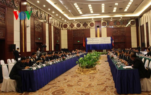 Frontières: la 24e réunion Vietnam-Laos à Vientiane s’est achevée - ảnh 1