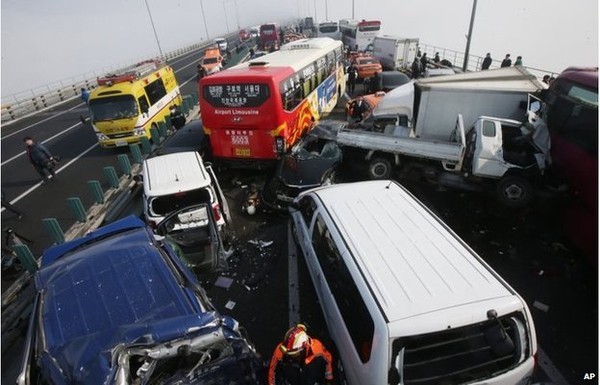 Deux vietnamiennes blessées dans un accident routier à Incheon - ảnh 1