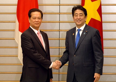 Consersation téléphonique entre Nguyen Tan Dung et Shinzo Abe - ảnh 1
