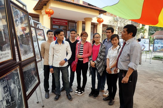 Thai Nguyên: Vernissage d’une exposition de photos sur le général Vo Nguyên Giap - ảnh 1