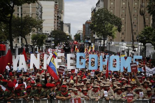 Les Vénézuéliens contestent les sanctions américaines - ảnh 1
