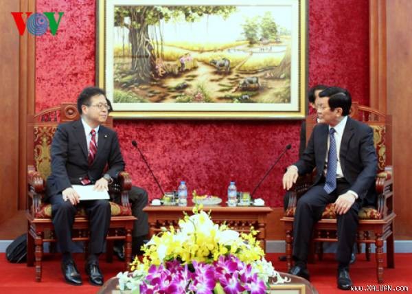 Truong Tan Sang reçoit le vice-président du bureau gouvernemental japonais - ảnh 1