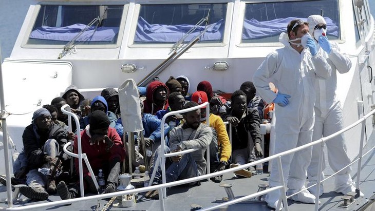 Environ 400 migrants seraient morts noyés en tentant de gagner l'Italie - ảnh 1