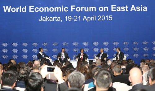 Nguyên Xuân Phuc au 24ème forum économique mondial sur l’Asie de l’Est - ảnh 1