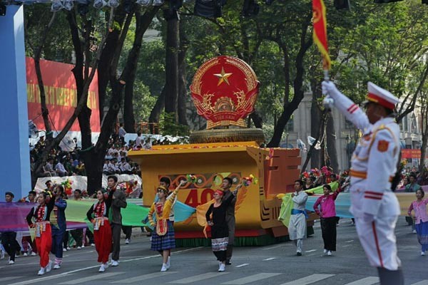 Ho Chi Minh-ville organise diverses activités commémorant sa libération - ảnh 1