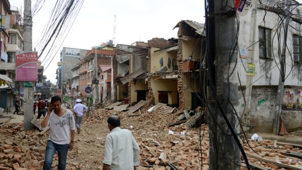 Séisme au Népal : Le bilan s’alourdit avec plus de 7.000 morts et 14.000 blessés - ảnh 1