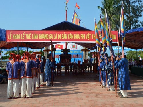Quang Ngai organise le culte à la mémoire des soldats en mission à Hoàng Sa - ảnh 1