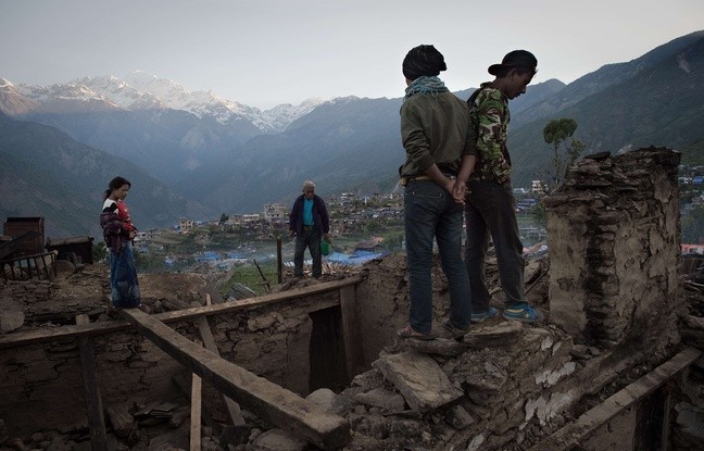 Séisme au Népal : le bilan passe à 7.557 morts - ảnh 1