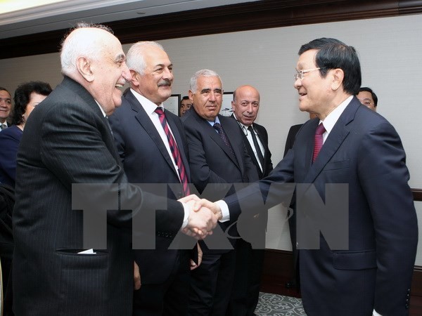 Le président Truong Tan Sang achève sa visite en Azerbaïdjan - ảnh 1