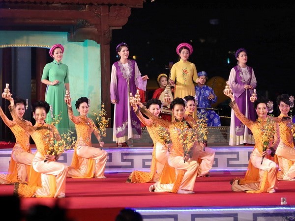 Le chant populaire de Hue inscrit au patrimoine culturel immatériel national - ảnh 1