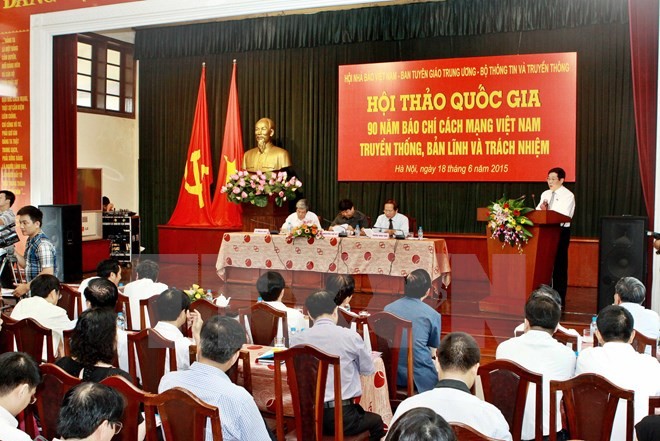 Colloque marquant les 90 ans de la presse révolutionnaire du Vietnam - ảnh 1