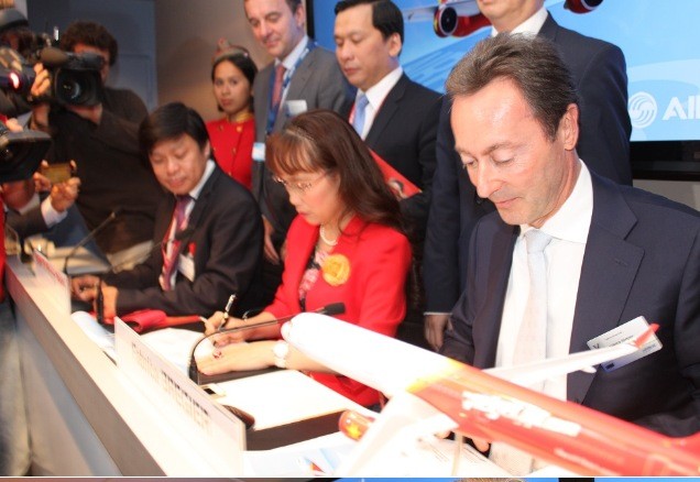 Paris Air Show 2015 : VietjetAir signe plusieurs contrats - ảnh 1