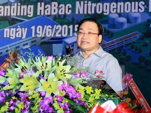 Hoàng Trung Hai à l’inauguration d’une usine d’engrais azoté à Hà Bac   - ảnh 1