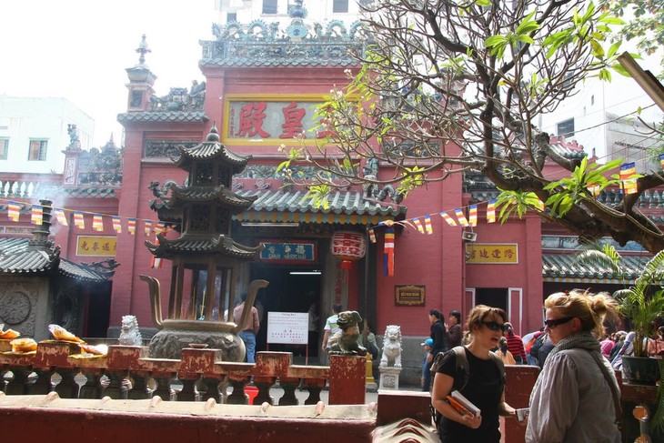 Les pagodes du centre-ville de la mégapole du Sud - ảnh 2