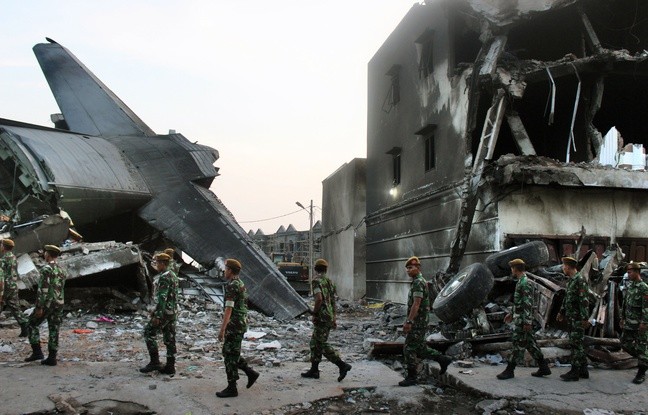 Indonésie: Le bilan du crash d'un avion militaire s'élève à 142 morts - ảnh 1