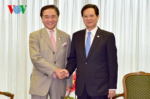 Le Premier ministre Nguyen Tan Dung dialogue avec les entrepreneurs japonais - ảnh 2