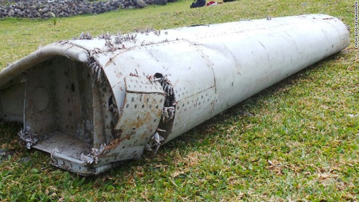 MH370 : pour la Malaisie, le débris provient bien du Boeing 777 disparu - ảnh 1