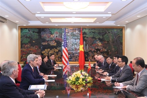 Activités du secrétaire d’état américain John Kerry à Hanoï - ảnh 1