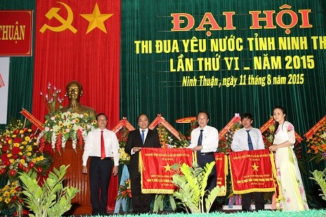  Le vice-PM Nguyen Xuan Phuc au 6ème congrès d’émulation patriotique de Ninh Thuan - ảnh 1