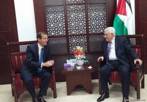 Le président palestinien Abbas rencontre le chef de l'opposition israélienne - ảnh 1