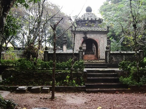 Les pagodes à Hue - ảnh 3