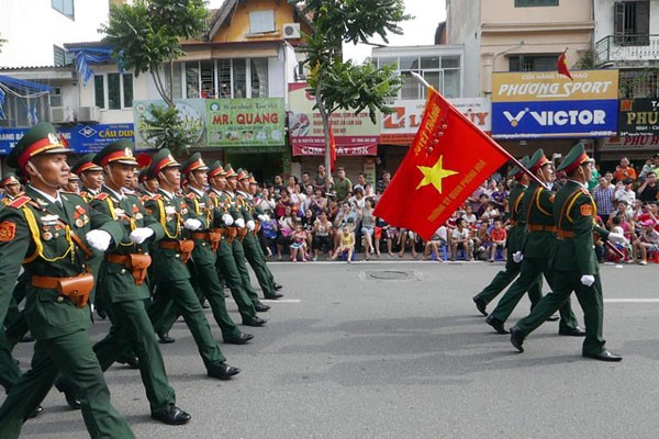 Meeting, parade militaire et défilé en l’honneur de la Fête nationale vietnamienne - ảnh 6