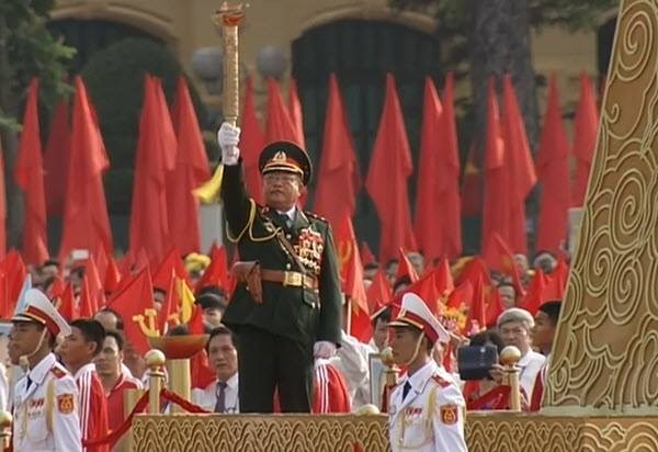 Meeting, parade militaire et défilé en l’honneur de la Fête nationale vietnamienne - ảnh 3