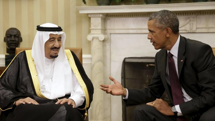 Barack Obama et le roi d'Arabie affichent leur entente en dépit des tensions - ảnh 1