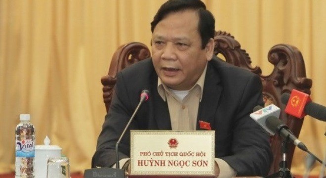 Huynh Ngoc Son visite l’ambassade du Vietnam en Malaisie - ảnh 1