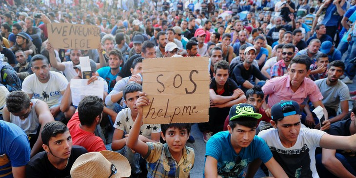 L'Europe s'affronte sur les quotas, nouveaux records de migrants - ảnh 1