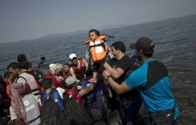 Migrants, réfugiés: des manifestations contrastées en Europe - ảnh 2