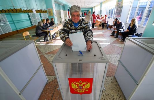 La Russie vote aux élections régionales - ảnh 1