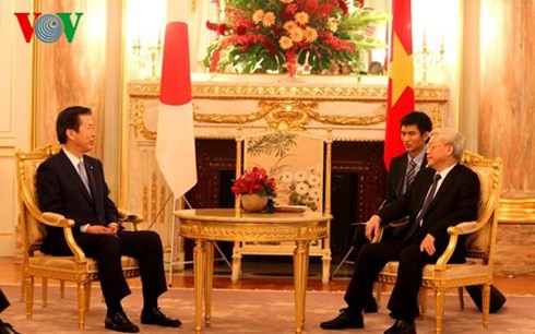Les dirigeants des deux partis japonais reçus par Nguyen Phu Trong - ảnh 1