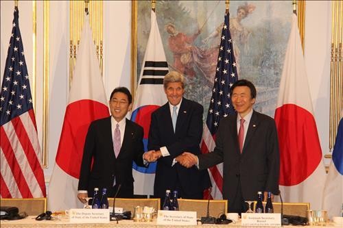 Washington, Tokyo et Séoul s’entendent sur le dossier nord-coréen - ảnh 1