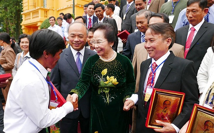 Nguyên Thi Doan reçoit la délégation des agriculteurs exemplaires - ảnh 1
