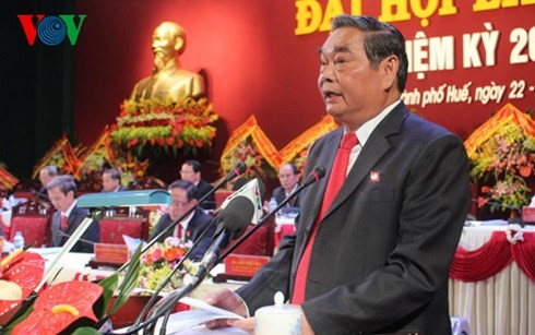 Les dirigeants du Parti aux congrès de Tuyen Quang et de Thua Thien-Hue - ảnh 2