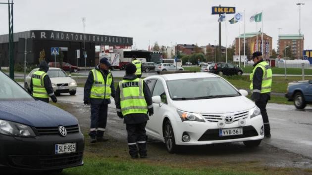 Crise des migrants : la Suède va rétablir des contrôles provisoires aux frontières - ảnh 1
