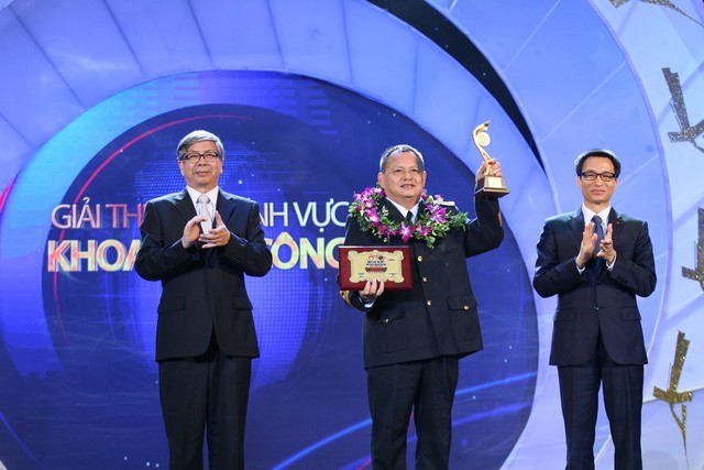 Remise des prix «Talents du Vietnam 2015» - ảnh 1