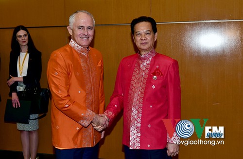 Rencontres du Premier ministre en marge du 27ème sommet de l’ASEAN - ảnh 2