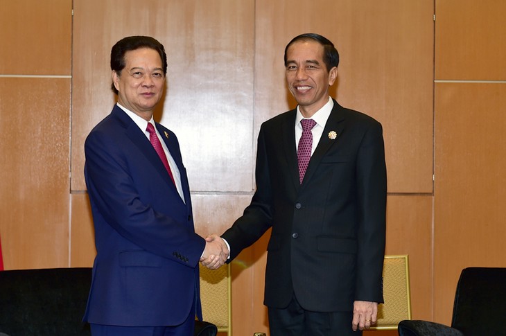 Rencontres du Premier ministre en marge du 27ème sommet de l’ASEAN - ảnh 1